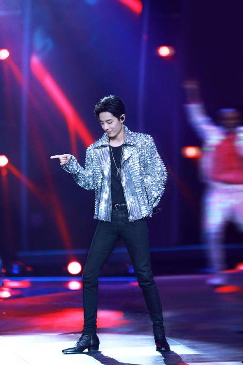 爱豆吃瓜娱乐肖战,从爱豆到吃瓜娱乐的跨界之旅