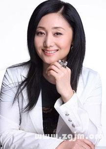 高明娥个人资料,才华横溢的艺术家，人生轨迹与成就综述